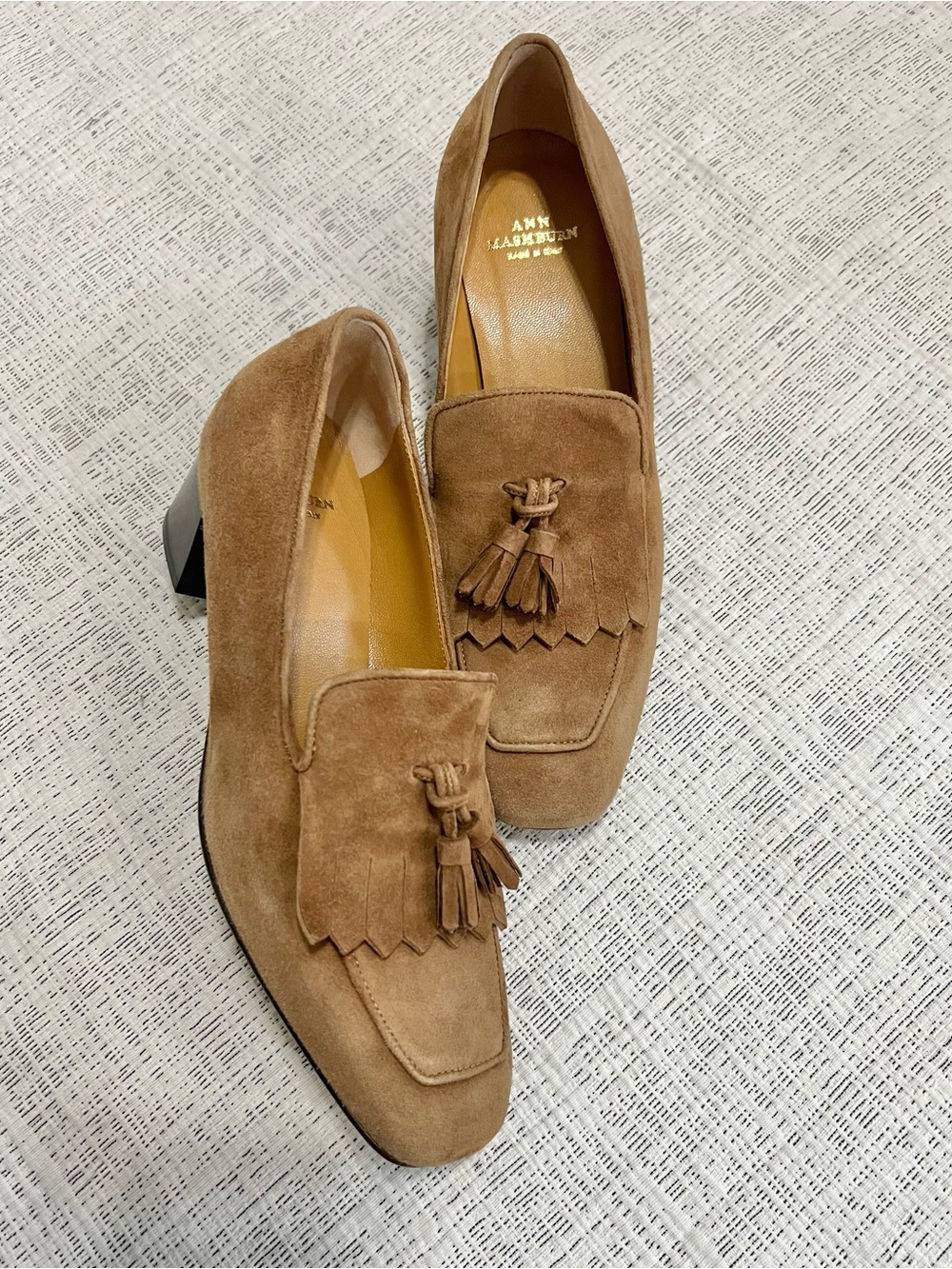 ANN MASHBURN Italian Suede Tassel Loafers Block Heel Camel Size 38 Made in Italy